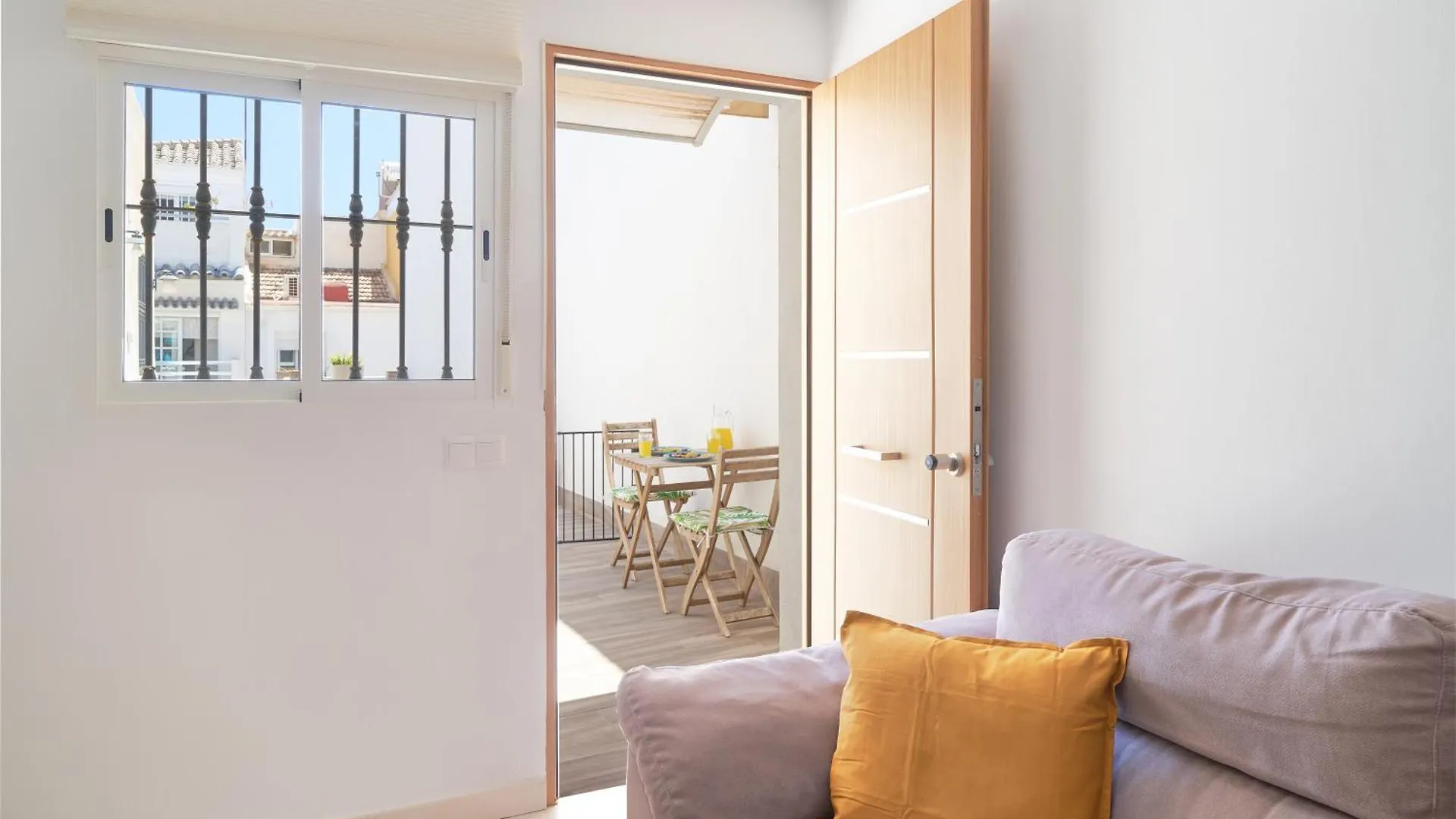 Romantico Estudio En La Playa De Pedregalejo By Alterhome Malaga Apartment