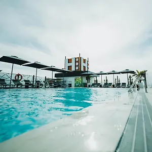 3* מלון Nostrum Airport
